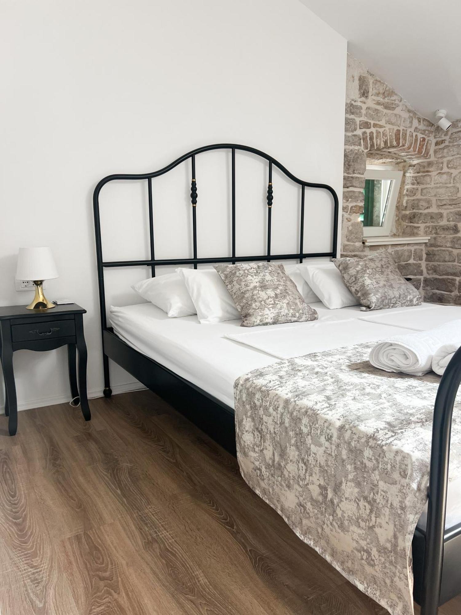 Centrum Luxury Rooms Sibenik Exterior photo
